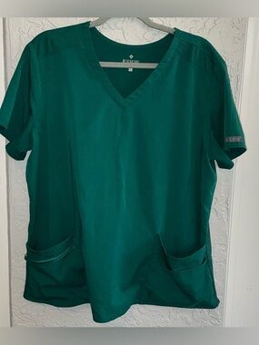 Med Couture Women's V-Neck Scrub Top